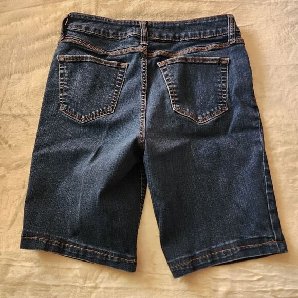 St. John's Bay Women's Dark Denim Bermuda Shorts Size 8 - Picture 6 of 6